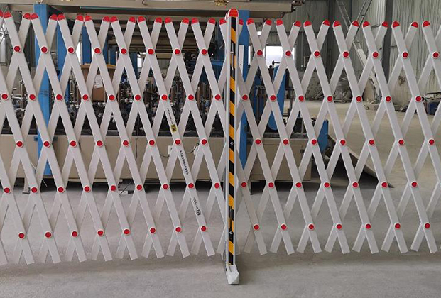 反光栅栏门的功能特点